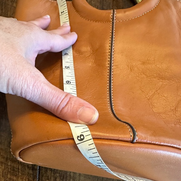 J. Crew | Bracelet Bucket Bag in Italian leather - Picture 10 of 11